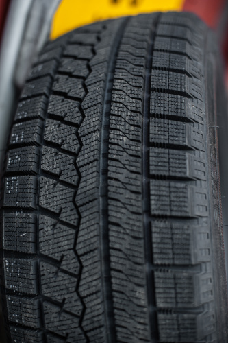 фото протектора и шины Ice Blazer Arctic Шина Sailun Ice Blazer Arctic 215/45 R17 87H