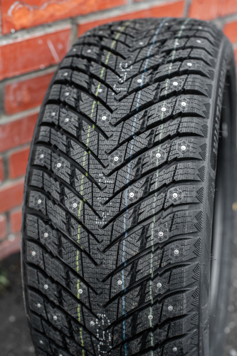 фото протектора и шины WINTERNOVA STUD II Шина ZMAX WINTERNOVA STUD II 235/45 R17 97T